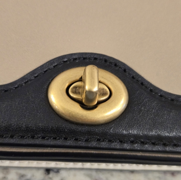 Authentic Coach Riley Chain Clutch in Colorblock ( Excellent Vintage Condition) - Picture 16 of 16